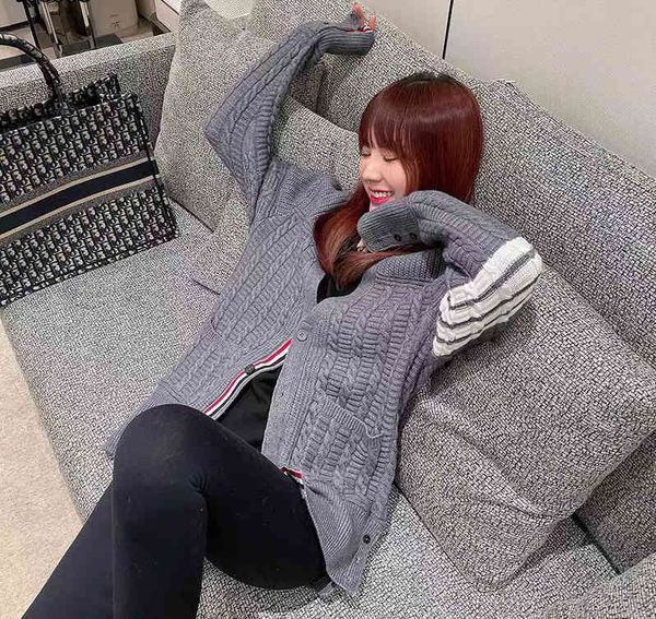men's and women's tb21 autumn winter men's new twist four bar casual irregular knitted sweater cardigan tb coat, White;black
men's and women's tb21 autumn winter men's new twist four bar casual irregular knitted sweater cardigan tb coat, White;black