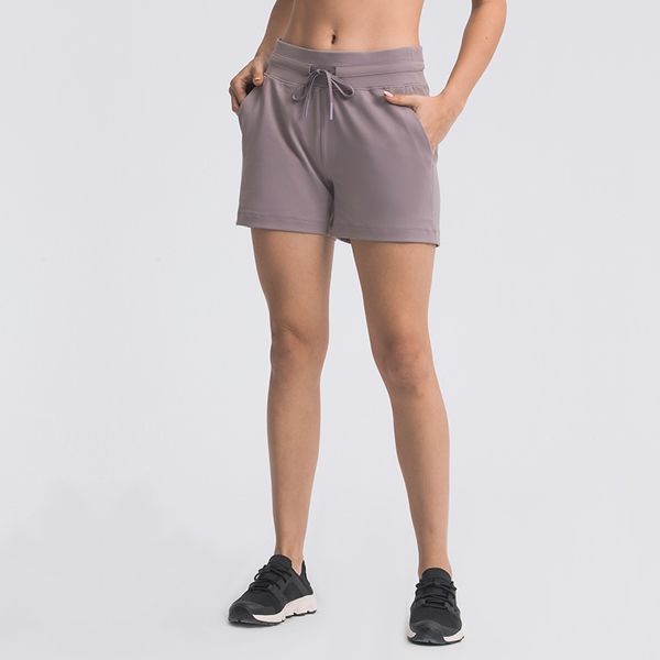 2021 new style drawstring waist yoga shorts outdoor leisure running fitness sports pants, Black;white
2021 new style drawstring waist yoga shorts outdoor leisure running fitness sports pants, Black;white