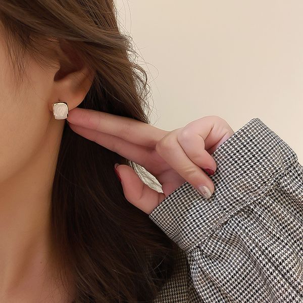 genuine gold electroplating 925 silver needle geometric arc earrings french oil dripping earrings fashion commuting fashion earrings, Golden
genuine gold electroplating 925 silver needle geometric arc earrings french oil dripping earrings fashion commuting fashion earrings, Golden