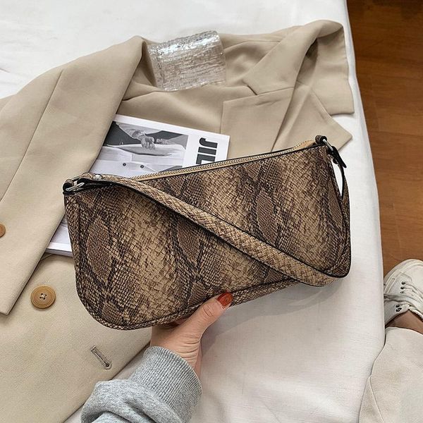 evening bags pattern pu leather shoulder for women alligator 2021 winter trend handbags and purses female travel underarm bag
evening bags pattern pu leather shoulder for women alligator 2021 winter trend handbags and purses female travel underarm bag