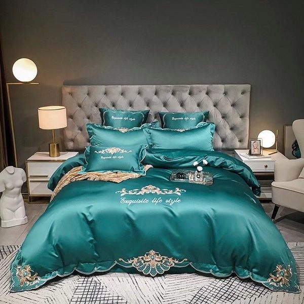 bedding sets 4pcs embroidery duvet cover set king size teal silk satin cotton (1 +1flat sheet+ 2 pillowcases
bedding sets 4pcs embroidery duvet cover set king size teal silk satin cotton (1 +1flat sheet+ 2 pillowcases