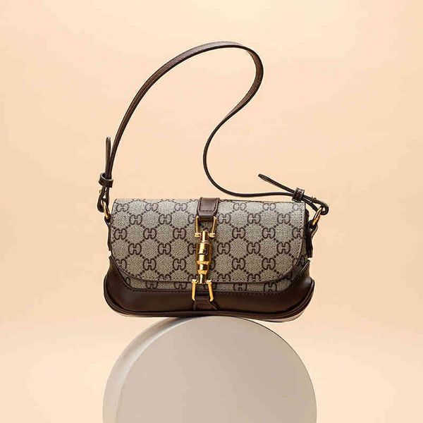 2022 factory wholesale designer handbags on clearance female old flower single shoulder armpit messenger french stick small women's
2022 factory wholesale designer handbags on clearance female old flower single shoulder armpit messenger french stick small women's