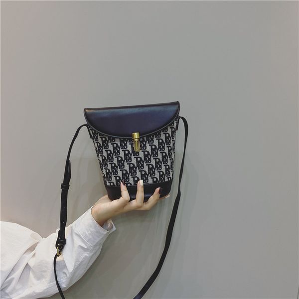 red bucket bag women's autumn and winter new versatile advanced embroidery sail one shoulder diagonal outlets
red bucket bag women's autumn and winter new versatile advanced embroidery sail one shoulder diagonal outlets