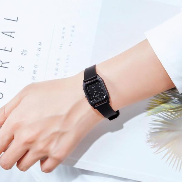 wristwatches women's quartz watch simple net red 50 meters waterproof trend black small dial skmei1651 women, Slivery;brown
wristwatches women's quartz watch simple net red 50 meters waterproof trend black small dial skmei1651 women, Slivery;brown