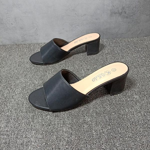 slippers shallow shoes woman 2021 summer square heel pantofle luxury slides beige heeled sandals block designer black soft
slippers shallow shoes woman 2021 summer square heel pantofle luxury slides beige heeled sandals block designer black soft