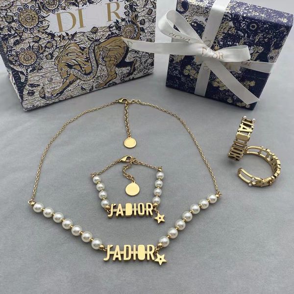 d / di family 21 blessing bag jacd letter pearl bracelet necklace earrings set, Red;brown
d / di family 21 blessing bag jacd letter pearl bracelet necklace earrings set, Red;brown