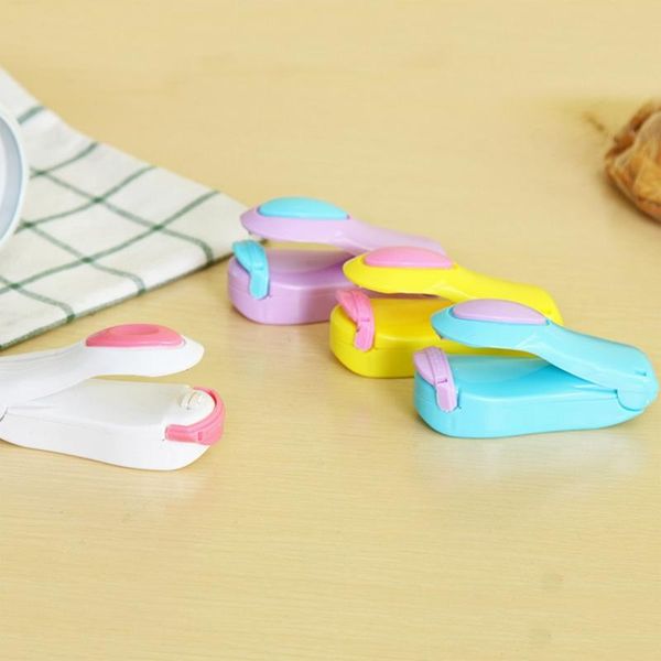 bag clips 1pcs portable sealing machine handheld plastic mini heat electric heating snack sealed food household small tools
bag clips 1pcs portable sealing machine handheld plastic mini heat electric heating snack sealed food household small tools