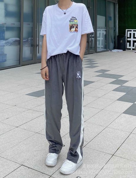 mlb autumn limited embroidery color blocking straight tube veet men's and women's casual pants are easy to control in any shape, Black
mlb autumn limited embroidery color blocking straight tube veet men's and women's casual pants are easy to control in any shape, Black