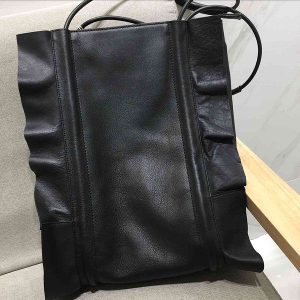 cowhide cowhide hand leather women's single shoulder bag fashion personality simple
cowhide cowhide hand leather women's single shoulder bag fashion personality simple