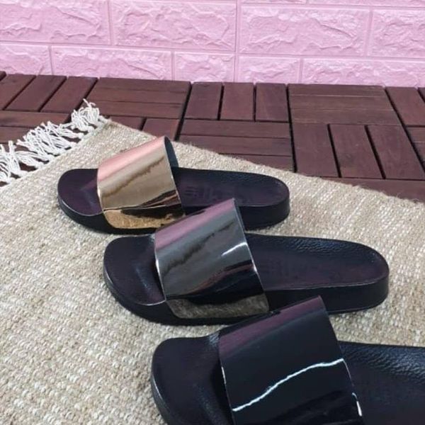 women slippers 2021 spring summer soft slides pu home bathroom non-slip casual girl beach vacation fashion flat bottom open-toe, Black
women slippers 2021 spring summer soft slides pu home bathroom non-slip casual girl beach vacation fashion flat bottom open-toe, Black