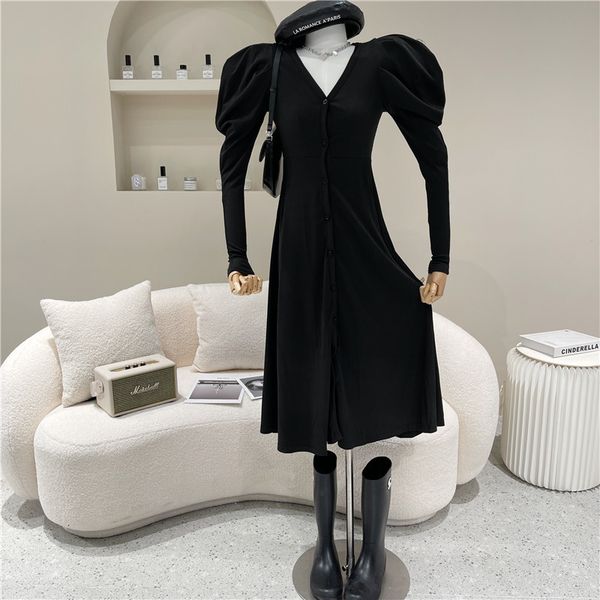 spring summer 2021 female retro fashion niche with unique v design cleavage breasted dress thin bubble sleeve, Black;gray
spring summer 2021 female retro fashion niche with unique v design cleavage breasted dress thin bubble sleeve, Black;gray
