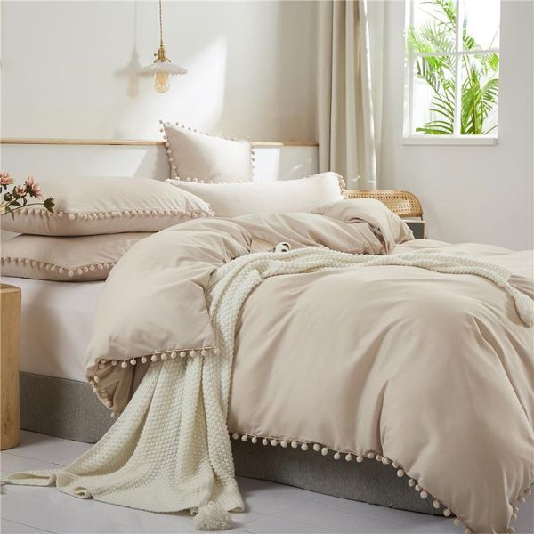 bedding sets home textiles elegant pompom decoration duvet cover with pillowcase fashion 3pcs set luxury double bed
bedding sets home textiles elegant pompom decoration duvet cover with pillowcase fashion 3pcs set luxury double bed