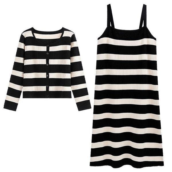 casual dresses big size women knitted dress two pieces striped long sleeve spring autumn show thin fashion female clothes, Black;gray
casual dresses big size women knitted dress two pieces striped long sleeve spring autumn show thin fashion female clothes, Black;gray