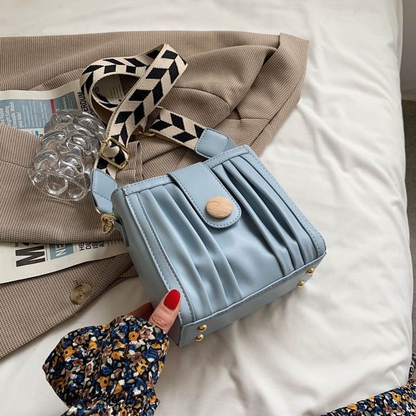 2021 female new trend strap bag ins color wide shoulder contrast fold cross-body summer large-capacity bskjq
2021 female new trend strap bag ins color wide shoulder contrast fold cross-body summer large-capacity bskjq