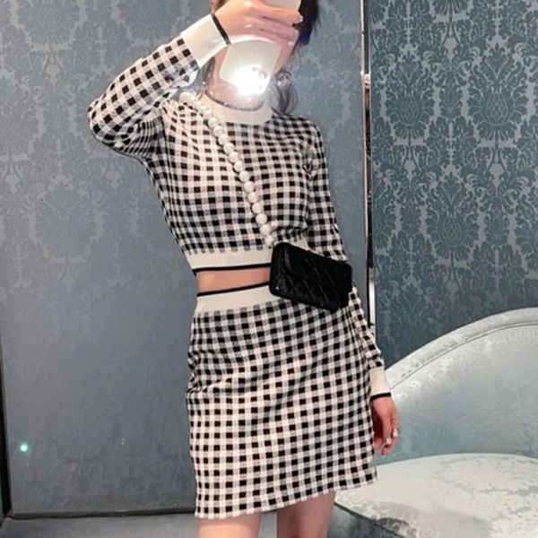 sweaters houndstooth plaid women 2 piece korean style cute sweet ladies mini skirt + knitted cropped sweater suit set, White;black
sweaters houndstooth plaid women 2 piece korean style cute sweet ladies mini skirt + knitted cropped sweater suit set, White;black