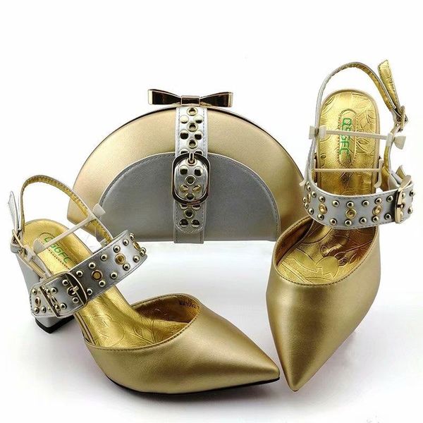 fashion and soft matching bag for african ladies italian design shoes set with rhineston metal decoration d200527-1 sandals, Black
fashion and soft matching bag for african ladies italian design shoes set with rhineston metal decoration d200527-1 sandals, Black