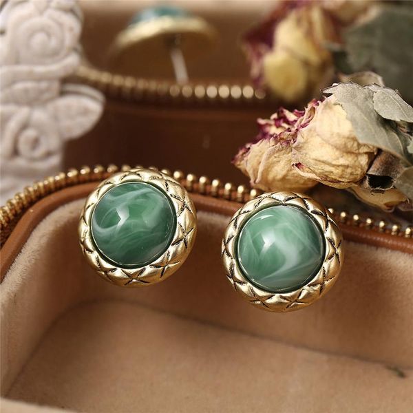 stud vintage carved green coffee rhinestone earring for women girl metal round small studs earrings party jewelry brincos, Golden;silver
stud vintage carved green coffee rhinestone earring for women girl metal round small studs earrings party jewelry brincos, Golden;silver