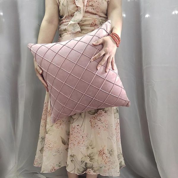 pillow case portable super soft breathable fadeless plush square headrest supplies accessories decoration
pillow case portable super soft breathable fadeless plush square headrest supplies accessories decoration