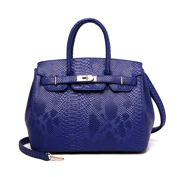 wholesale factory ladies shoulder bag classic contrast printed handbags large capacity multifunctional fashion backpack elegant atmosphere s, Black;red
wholesale factory ladies shoulder bag classic contrast printed handbags large capacity multifunctional fashion backpack elegant atmosphere s, Black;red