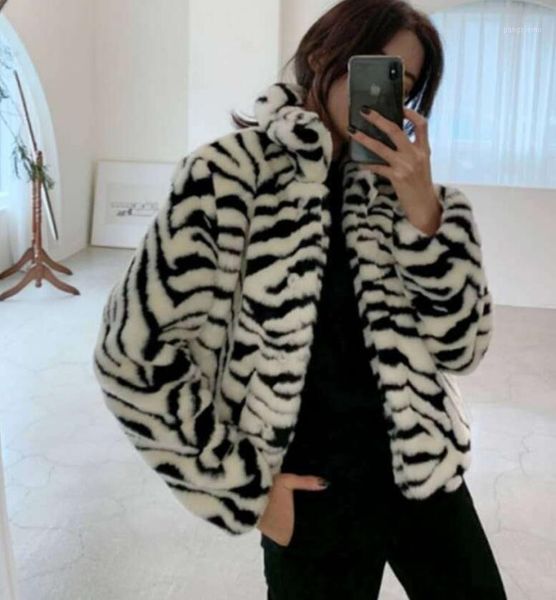 women's fur & faux european and american coat autumn winter style short loose fashion western young, Black
women's fur & faux european and american coat autumn winter style short loose fashion western young, Black
