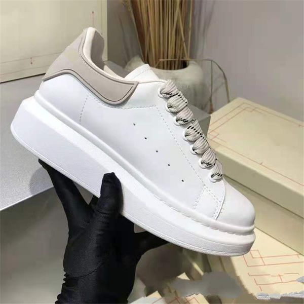 men women designers casual shoes genuine leather velvet sneaker black white fashion womens summer soft flat trainer sprot sneakers with box
men women designers casual shoes genuine leather velvet sneaker black white fashion womens summer soft flat trainer sprot sneakers with box