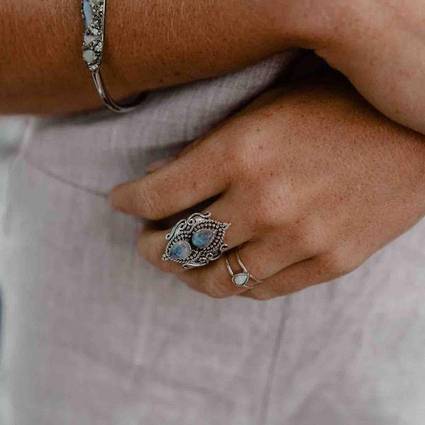 cluster rings s925 solid silver pure moonstone bizuteria ring for women gemstone 925 jewelry anillos de females, Golden;silver
cluster rings s925 solid silver pure moonstone bizuteria ring for women gemstone 925 jewelry anillos de females, Golden;silver