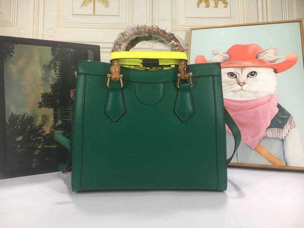 original luxury diana bamboo bag, classic large capacity women's leather design, fashion and noble handbag
original luxury diana bamboo bag, classic large capacity women's leather design, fashion and noble handbag