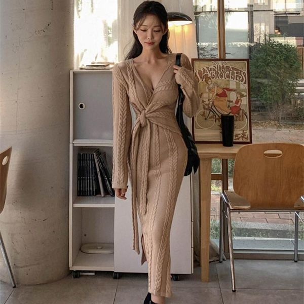 casual dresses 2021 spring women's v-neck knitted elegant twist lace-up simple sweater dress vestidos, Black;gray
casual dresses 2021 spring women's v-neck knitted elegant twist lace-up simple sweater dress vestidos, Black;gray