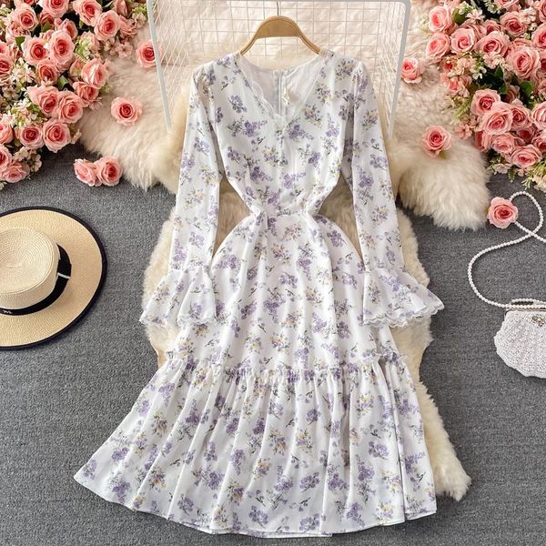 casual dresses women v-neck floral chiffon dress holiday autumn 2021 light mature girl close waist thin long sleeve ruffle mid, Black;gray
casual dresses women v-neck floral chiffon dress holiday autumn 2021 light mature girl close waist thin long sleeve ruffle mid, Black;gray