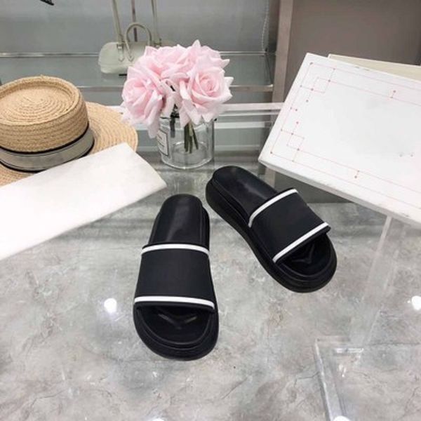 80% off shoes new summer luxury flat casual sandals alexander color matching platform women's slippers beach shoes, Black
80% off shoes new summer luxury flat casual sandals alexander color matching platform women's slippers beach shoes, Black