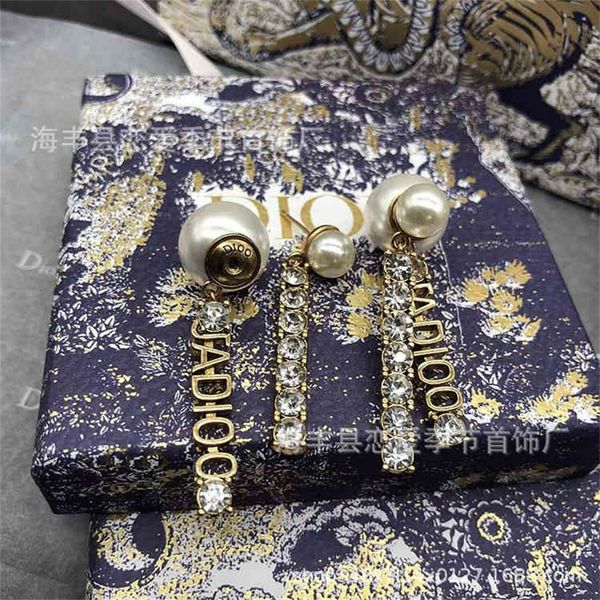 85% off factory clearance classic diamond inlaid pearl earrings precision version silver needle anti allergy female, Golden
85% off factory clearance classic diamond inlaid pearl earrings precision version silver needle anti allergy female, Golden