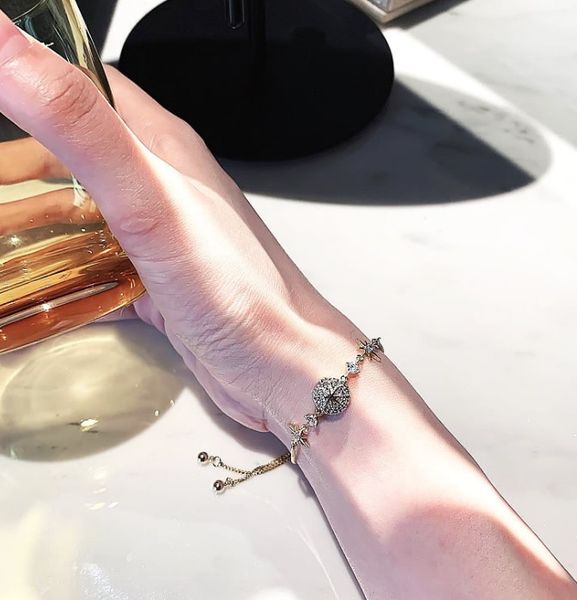 fashion temperament bright star sky chain women's net red bracelet students' friend minority personality simple hand adornment, Black
fashion temperament bright star sky chain women's net red bracelet students' friend minority personality simple hand adornment, Black
