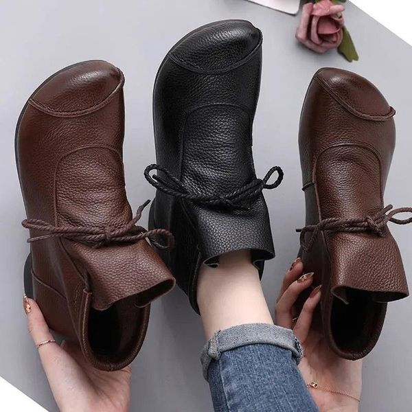 original retro leather hand-sewn spring and autumn boots, high-short low-heeled soft-soled single women's boot boots, Black
original retro leather hand-sewn spring and autumn boots, high-short low-heeled soft-soled single women's boot boots, Black
