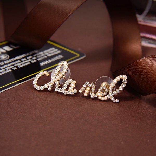 aaa designer jewelry new pearl small female gold letters, high-grade fashion, versatile earrings, luxurious temperament 0e10, Golden
aaa designer jewelry new pearl small female gold letters, high-grade fashion, versatile earrings, luxurious temperament 0e10, Golden