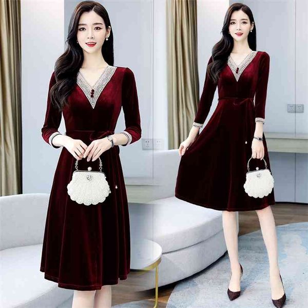 elegant burgundy gold velvet vintage midi dress spring autumn korean solid v-neck 3xl plus size vestido women bodycon 210528, Black;gray
elegant burgundy gold velvet vintage midi dress spring autumn korean solid v-neck 3xl plus size vestido women bodycon 210528, Black;gray