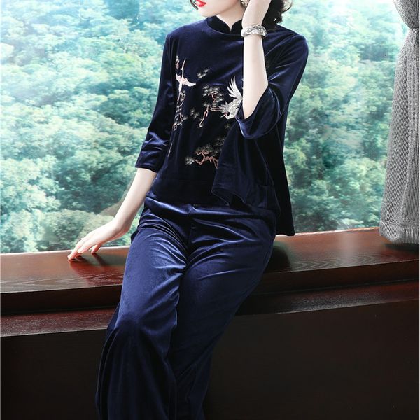 pants velvet fashion tracksuit autumn winter women vintage embroidery sweatshirt +wide leg velour pant suit set femme, White
pants velvet fashion tracksuit autumn winter women vintage embroidery sweatshirt +wide leg velour pant suit set femme, White