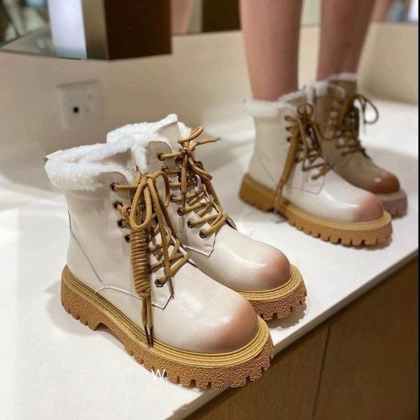 boots 2021 women winter fashion brand plush snow real leather lady shoes female warm black fur
boots 2021 women winter fashion brand plush snow real leather lady shoes female warm black fur