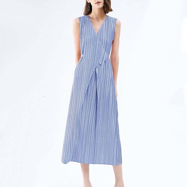 dress fashion o-neck solid sleeveless pleated v-neck cross tie glossy fabric fake two pieces, Black;gray
dress fashion o-neck solid sleeveless pleated v-neck cross tie glossy fabric fake two pieces, Black;gray