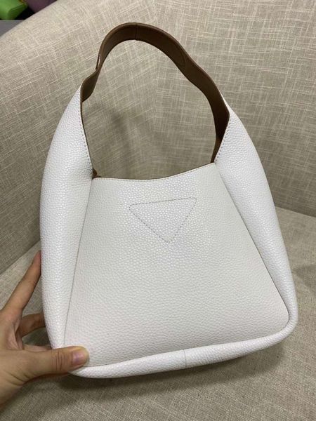 women purs and handbags luxury digner cowhide production shoulder bags 2021 ladi fashion brand
women purs and handbags luxury digner cowhide production shoulder bags 2021 ladi fashion brand