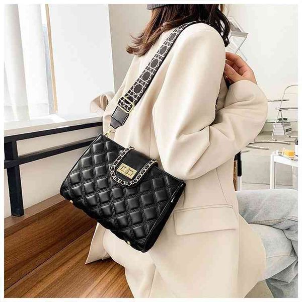 2022 factory wholesale spring diamond lattice embroidered thread women's texture broadband single shoulder bag ins fashion versatile me
2022 factory wholesale spring diamond lattice embroidered thread women's texture broadband single shoulder bag ins fashion versatile me