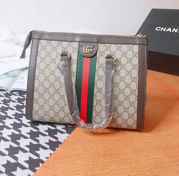 Leather Bag Luxurys Women Bags Tote Handbag Designers Capacity Soft Fashion Handbags With 2021 Brang Logo -L3958
Leather Bag Luxurys Women Bags Tote Handbag Designers Capacity Soft Fashion Handbags With 2021 Brang Logo -L3958