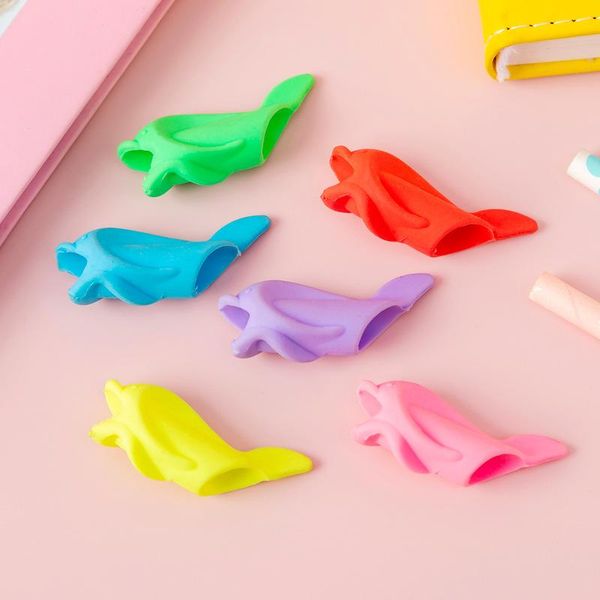 50pcs creative dolphin pen pencil grip boy girl universal ergonomic handwriting aid accesory kids control right silicone refills, Black;red
50pcs creative dolphin pen pencil grip boy girl universal ergonomic handwriting aid accesory kids control right silicone refills, Black;red
