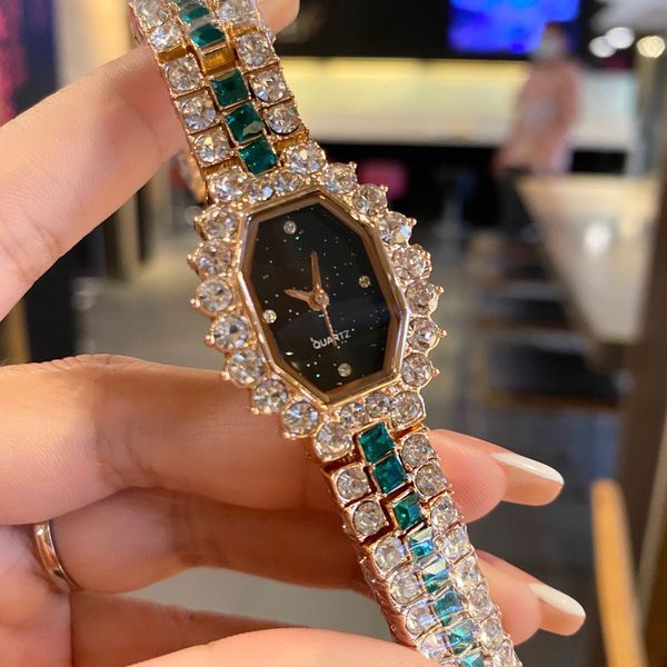 fashion women watches brand design luxury full diamond round watch lady wristwatch, Slivery;golden
fashion women watches brand design luxury full diamond round watch lady wristwatch, Slivery;golden