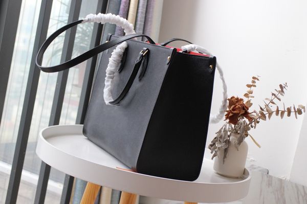 ladies'series bump color handbag big flower single messenger bag soft grain cowhide lap handle length adjustable m45494
ladies'series bump color handbag big flower single messenger bag soft grain cowhide lap handle length adjustable m45494
