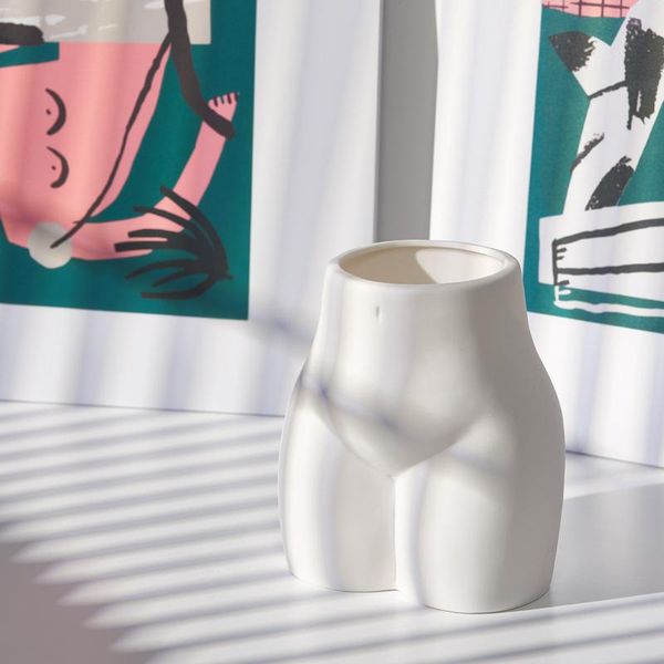 vases creativity human vase resin bunude handicraft furnishings handmade modern home decoration flower arrangement
vases creativity human vase resin bunude handicraft furnishings handmade modern home decoration flower arrangement
