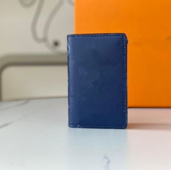 famous genuine leather mens wallets card holder pocket blue embossed fashion calssic men short clutch bags brand women purse multi-card posi, Red;black
famous genuine leather mens wallets card holder pocket blue embossed fashion calssic men short clutch bags brand women purse multi-card posi, Red;black