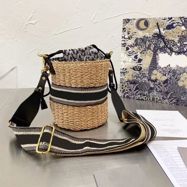 classic trend fashion retro compilation basket shopping bag stand carved rhyme personal vacation
classic trend fashion retro compilation basket shopping bag stand carved rhyme personal vacation