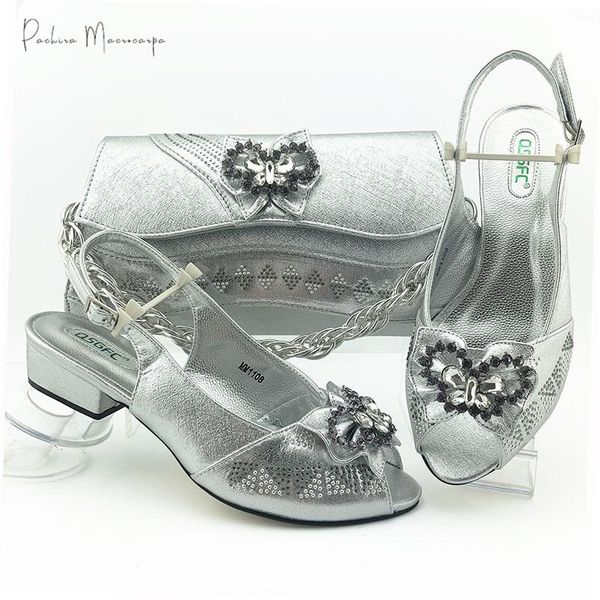 italian design nigerian fashion party women shoes and bag set decorated with butterfly-kont rhineston in silver color dress, Black
italian design nigerian fashion party women shoes and bag set decorated with butterfly-kont rhineston in silver color dress, Black