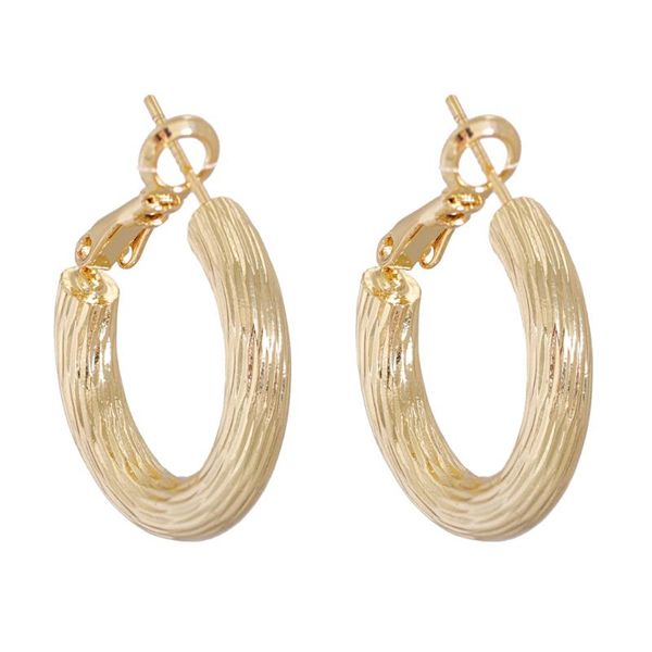 hoop & huggie classic stainless steel ear buckle for women trendy gold color light wave pattern circle earrings punk hip hop jewelry, Golden;silver 
hoop & huggie classic stainless steel ear buckle for women trendy gold color light wave pattern circle earrings punk hip hop jewelry, Golden;silver