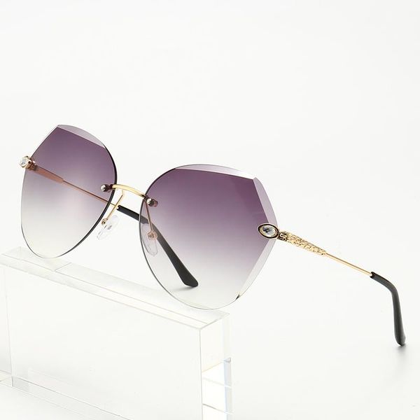 sunglasses 2021 arrival brand rimless women luxury trimming gradient shades ladies vintage framless eyewear uv400, White;black
sunglasses 2021 arrival brand rimless women luxury trimming gradient shades ladies vintage framless eyewear uv400, White;black